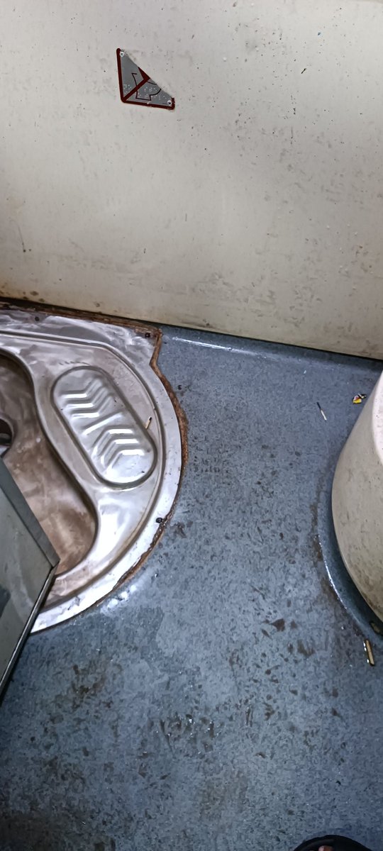 IAMHR31's tweet photo. Dear Indian Railway/Western Railway/Southern railway, as you can see, the train (Navjivan express - train No. 12655) from Ahmedabad to Chennai is still not departed but the condition of toilets and washbasin is very ugly, poor &amp; unhygienic. Please clean it ASAP. PNR No:8604020268 https://t.co/DftizG6kEE
