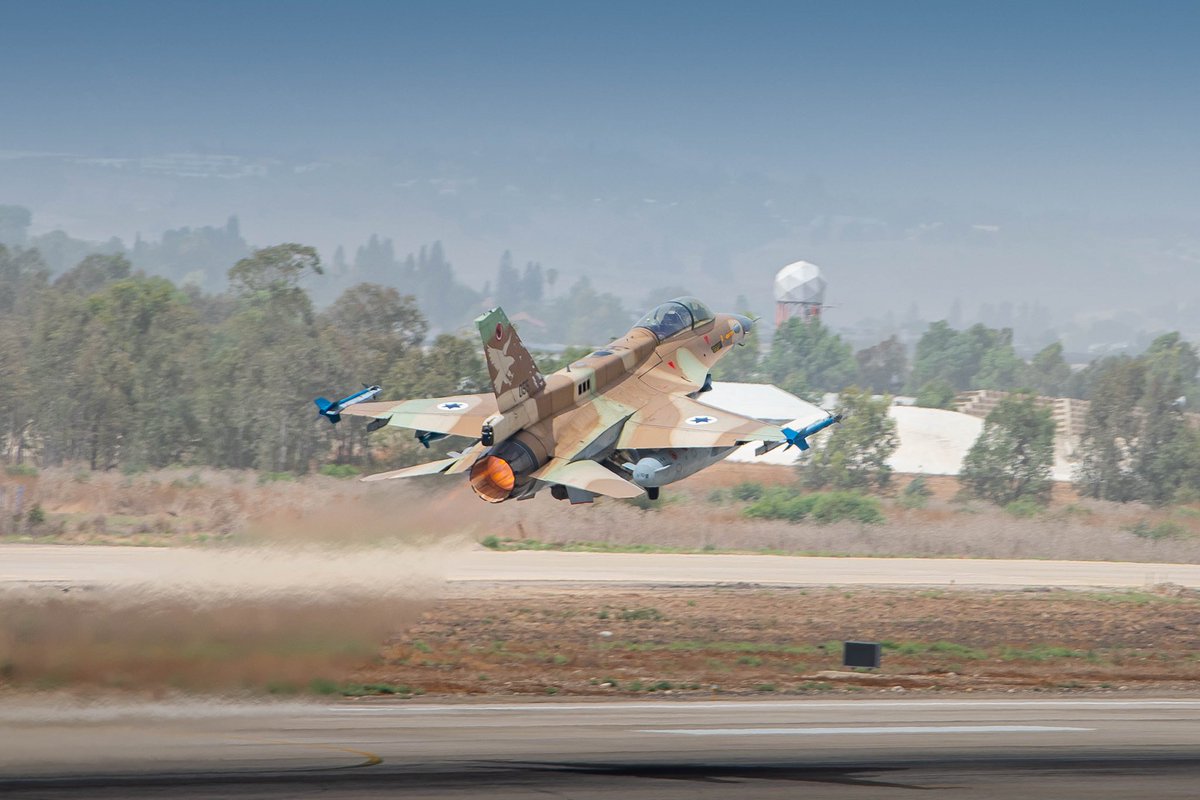 IAFsite's tweet photo. What happens when the Israeli and the Hellenic Air Forces meet? 🇮🇱✈️🇬🇷
This past week, the Israeli Air Force and the Hellenic Air Force met for a joint exercise, in which dozens of planes took off and flew for thousands of kilometers, from Israel into the depths https://t.co/57rxkRPbx7