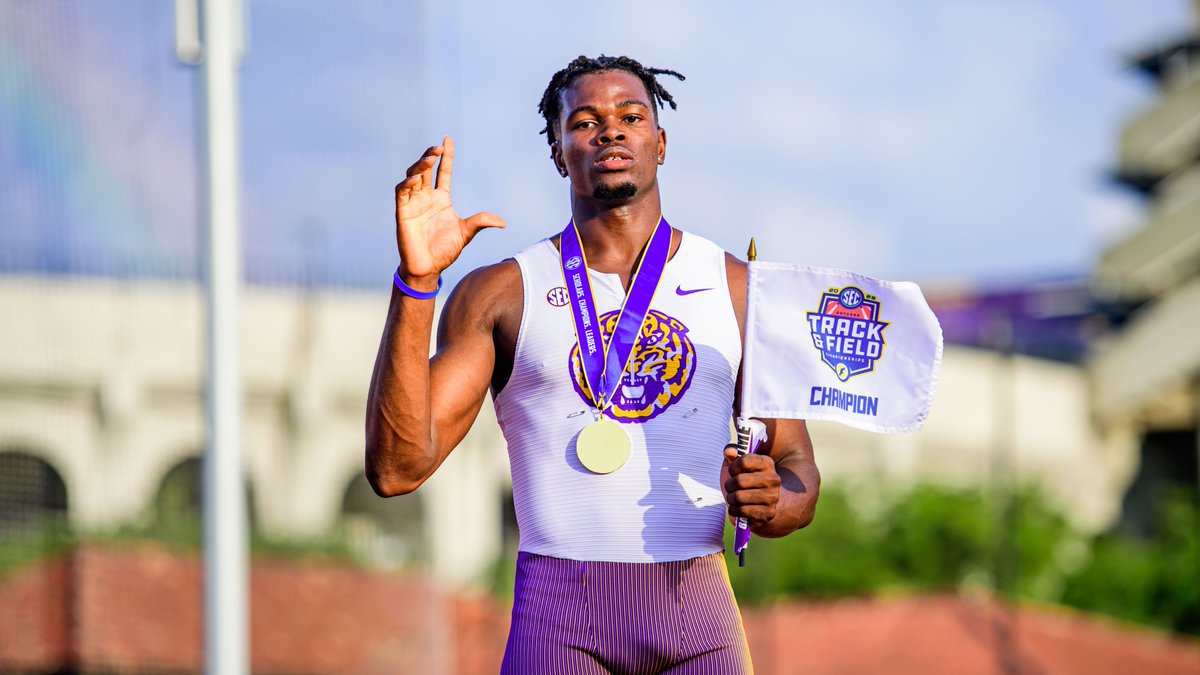 LSUTrackField's tweet photo. I mean... 10.12 👉 9.90.

He is HIM. 🤷‍♂️ https://t.co/4MZ9fuCXEn