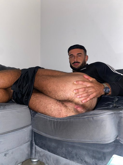 How deep would you go?😏 https://t.co/mcpKvTYyFJ