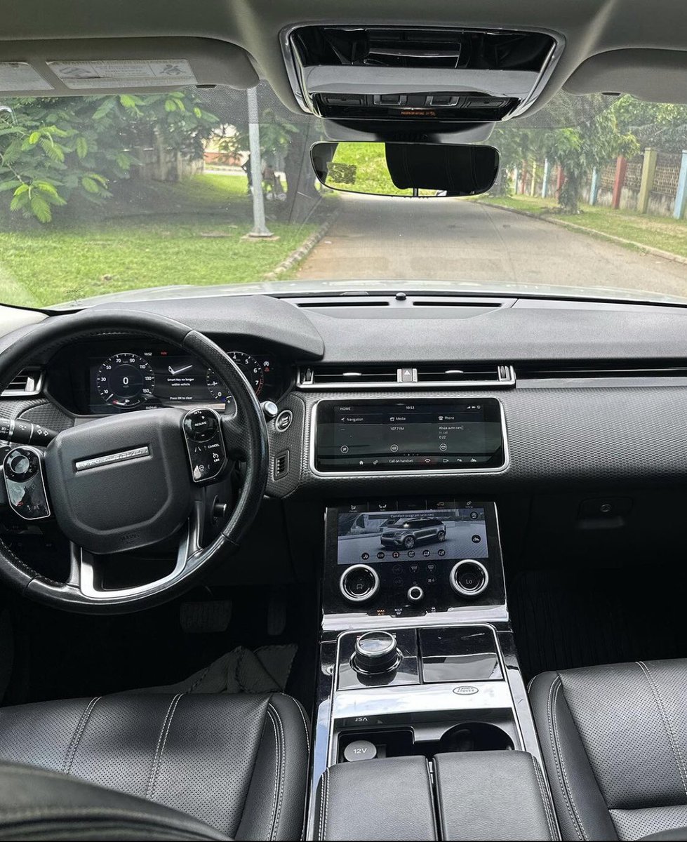 Automall_ng's tweet image. Range Rover Velar 2018 model
Price:58m
Duty: paid 
Location: Abuja 
#CBNGOVERNOR #nairamarley #ripmohbad 
@__yellows @aisha_yaGuda @A__yabo @_hafsat_paki @Asmau__Hassan @saamaccido_ @Mvnaaa___ @KawuGarba @Waspapping_ @chandni_lish @al_shekarau_ @Sarki_sultan @___Bils Retweet