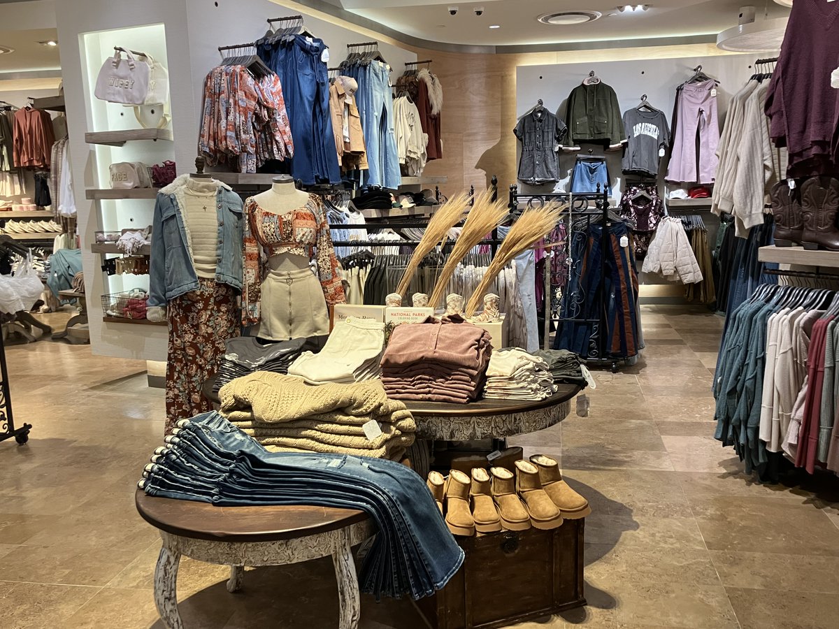 WoodfieldMall's tweet photo. ALTAR'D STATE - September Retailer of the Month at Woodfield Mall!
At @altard_state you can find a wide variety of apparel that will fit your personal style for every day and every milestone!! โจ ๐
#RetaileroftheMonth #AltardState #ShopWoodfieldMall https://t.co/HFonkBXM2h