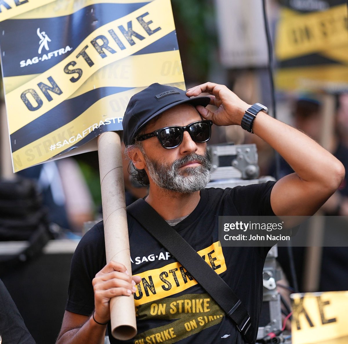 LeeBeverlyHills's tweet photo. Oscar Isaac joins #SAGAFTRA and #WGA members on strike on September 14, 2023 in New York City. https://t.co/MHHPbVt0ww
