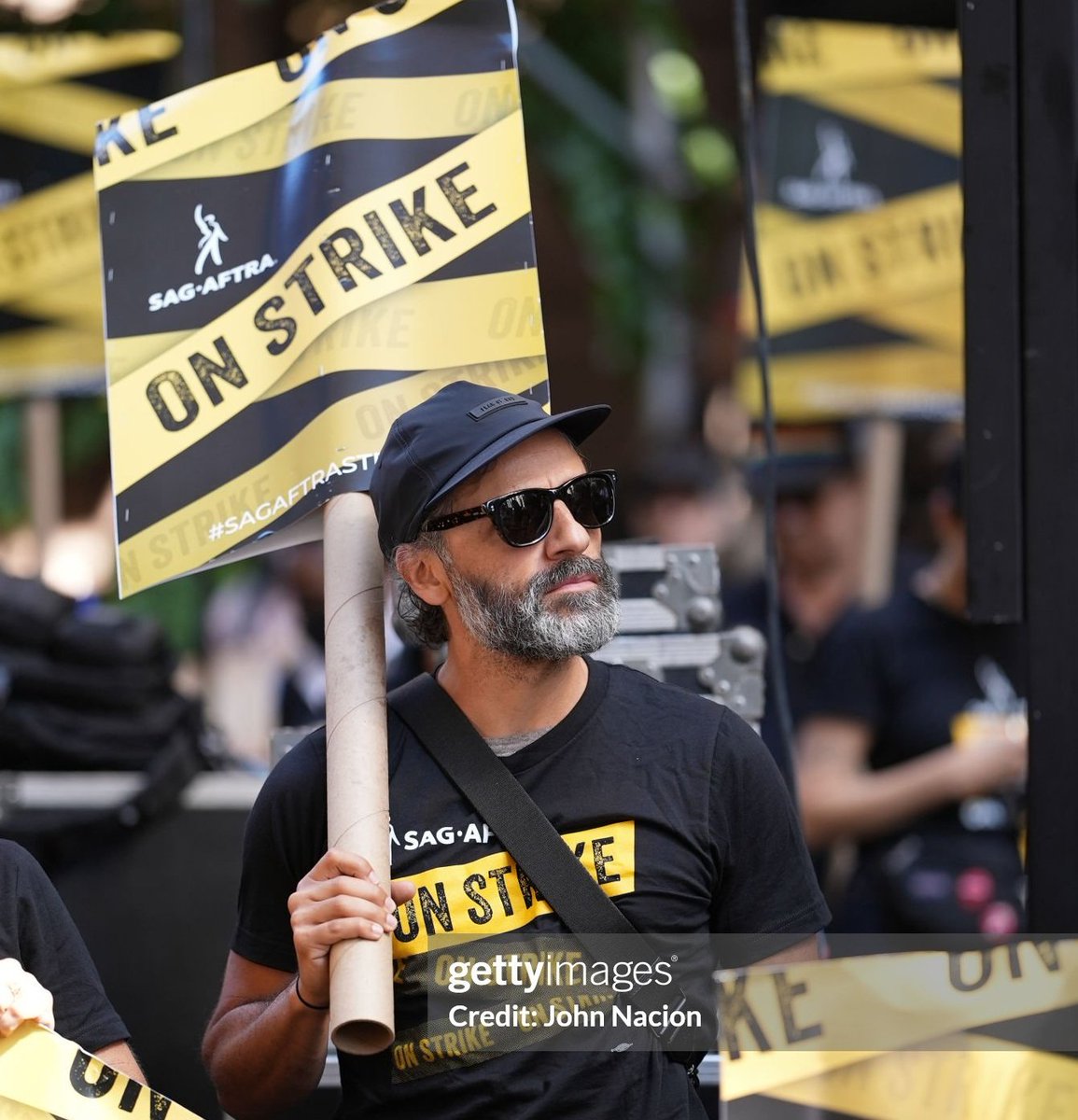 LeeBeverlyHills's tweet photo. Oscar Isaac joins #SAGAFTRA and #WGA members on strike on September 14, 2023 in New York City. https://t.co/MHHPbVt0ww