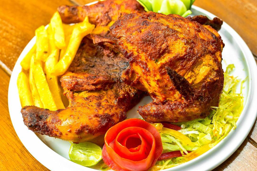 TheSpotMombasa's tweet photo. Too tired to cook or go eat-out this Thursday evening? Say no more!
Try our oven-baked chicken 😍😍😍
You can order for delivery by calling 0787555000 or visit us in Mombasa town, opposite Mbaraki Police station.

#TheSpotBBQandGrill #Foodgasms 
#Mombasa https://t.co/qyaltztF2c
