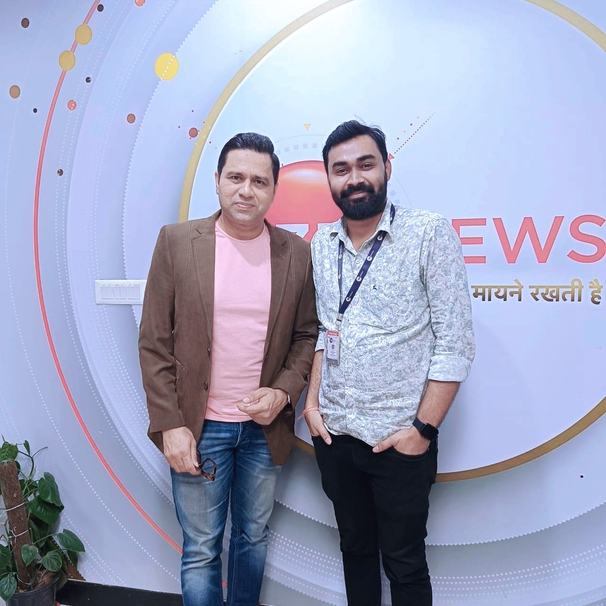 journoshail's tweet photo. एक छोटी सी मुलाकात @cricketaakash सर के साथ, जिनकी शानदार कमेंट्री के साथ मिलती है क्रिकेट 🏏 की बारीकियों को सीखने की भरपूर डोज। #AsiaCup2023 https://t.co/kRTMocoQAS