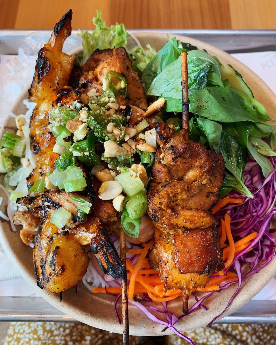 Take your taste buds on a ride with a modern twist! KulantroAbq is serving up authentic Vietnamese street food with a contemporary flair  🍜🥢 

📸 by abqeats_