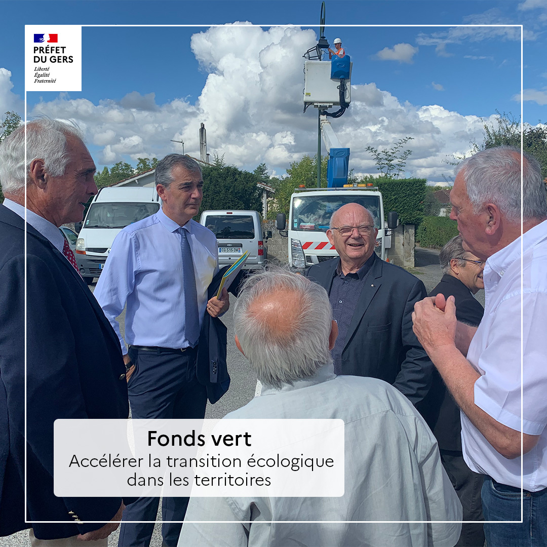 Prefet32's tweet photo. #territoire | Le #FondsVert pour accélérer la transition écologique dans les territoires
💡 Dans le #Gers, 41 dossiers financés pour plus de 3 millions d'euros. Laurent Carrié s'est rendu hier dans la commune de #Masseube qui a ainsi pu rénover son parc d'éclairage public. https://t.co/1bo5SmvwEw
