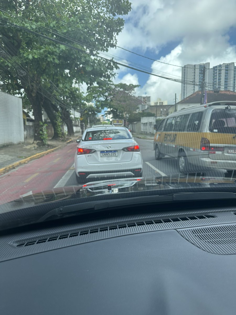 MariaGAguiar's tweet photo. Trânsito maravilhoso na Estrada do Encanamento, Ubaias e Harmonia…
@CTTU_Recife @prefrecife tem que rever o tempo dos sinais e a ciclofaixa. Estas ruas estão com um trânsito ABSURDO por conta destas mudancas. https://t.co/J9mskakKWR