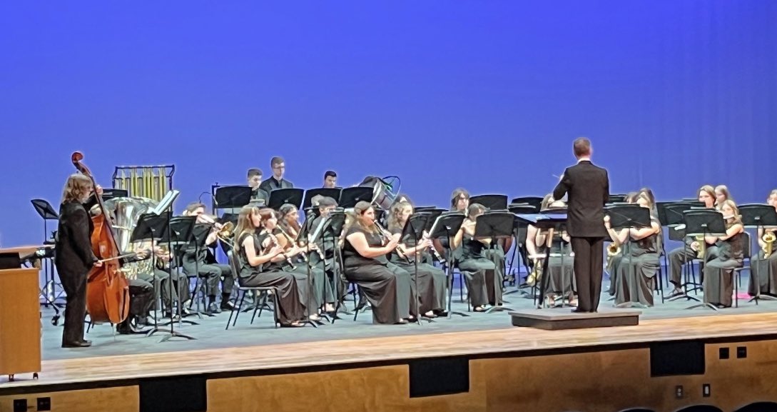 ArtsFvhs's tweet photo. Shout out to @fvbengalbands for all the beautiful music they create! We love to see them perform at half time and hear music down the halls @FuquayVarinaHS @WCPSS_Arts #ArtsEdWeek https://t.co/qRsIF40GB0