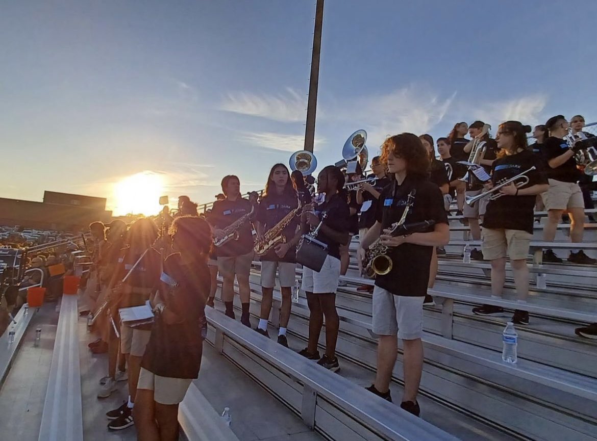ArtsFvhs's tweet photo. Shout out to @fvbengalbands for all the beautiful music they create! We love to see them perform at half time and hear music down the halls @FuquayVarinaHS @WCPSS_Arts #ArtsEdWeek https://t.co/qRsIF40GB0