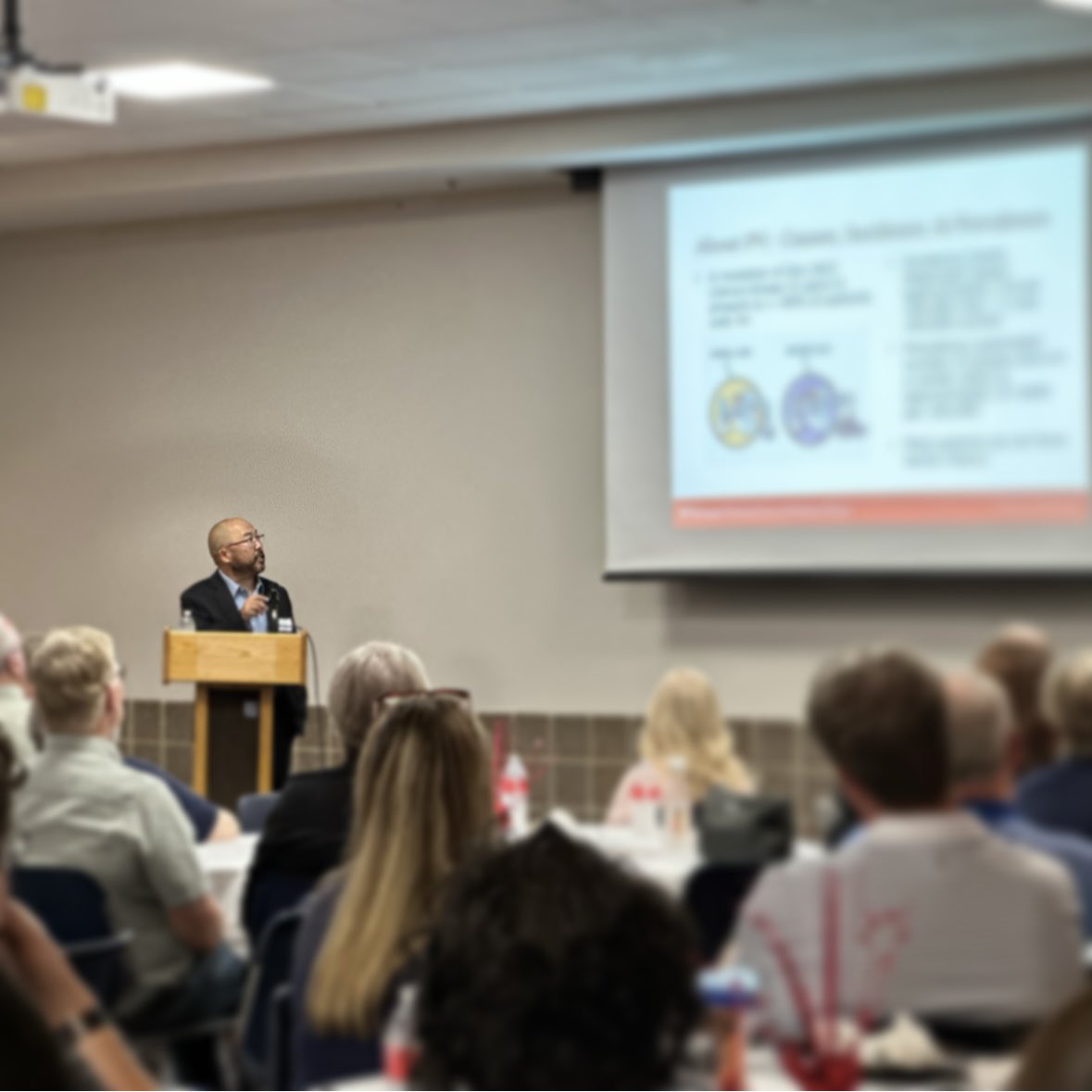 WashUHematology's tweet photo. Sept is #BloodCancerAwarenessMonth & today is #MPNAwareness day. @mpndoc & @amywzhou helped bring awareness to these rare blood cancers by hosting a patient & caregiver education event. We hope pts can be better advocates for their health by providing increased education #mpnsm https://t.co/QDpWtIfHyK