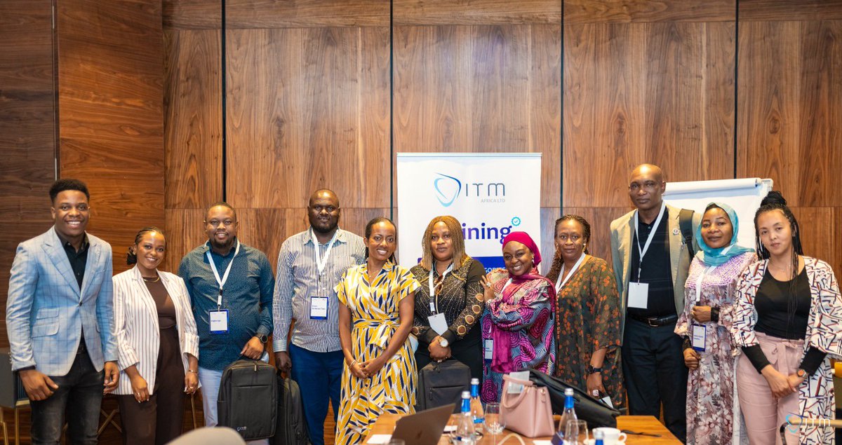 itmafricaltdrw's tweet photo. Yesterday marked the end of our 3-days training for the esteemed officials from Federal Inland Revenue Service (FIRS)Nigeria. 🇳🇬.

We would like to thank the trainers for their expertise and wisdom they shared during the sessions.

#WeAreITM #HR #ITMtrains #RwOT https://t.co/GmgEOiLngL