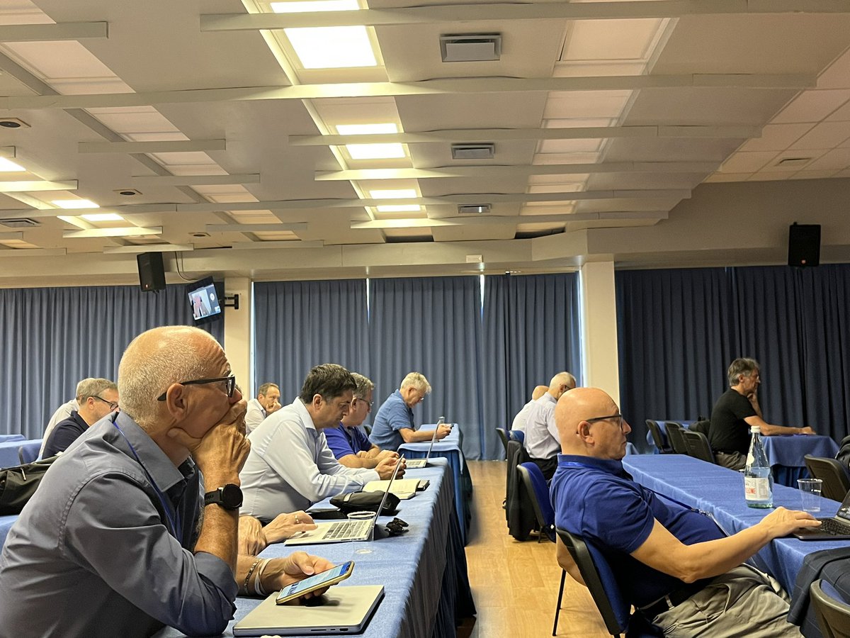 ICSC_Computing's tweet photo. Making the most of the innovation in #HPC, #BigData and #QuantumCompting realized by #ICSC to boost Italy's competitiveness and growth. This the focus of the last day of work at the annual meeting of the ICSC Italian Center. https://t.co/ddjoxu7PIr
