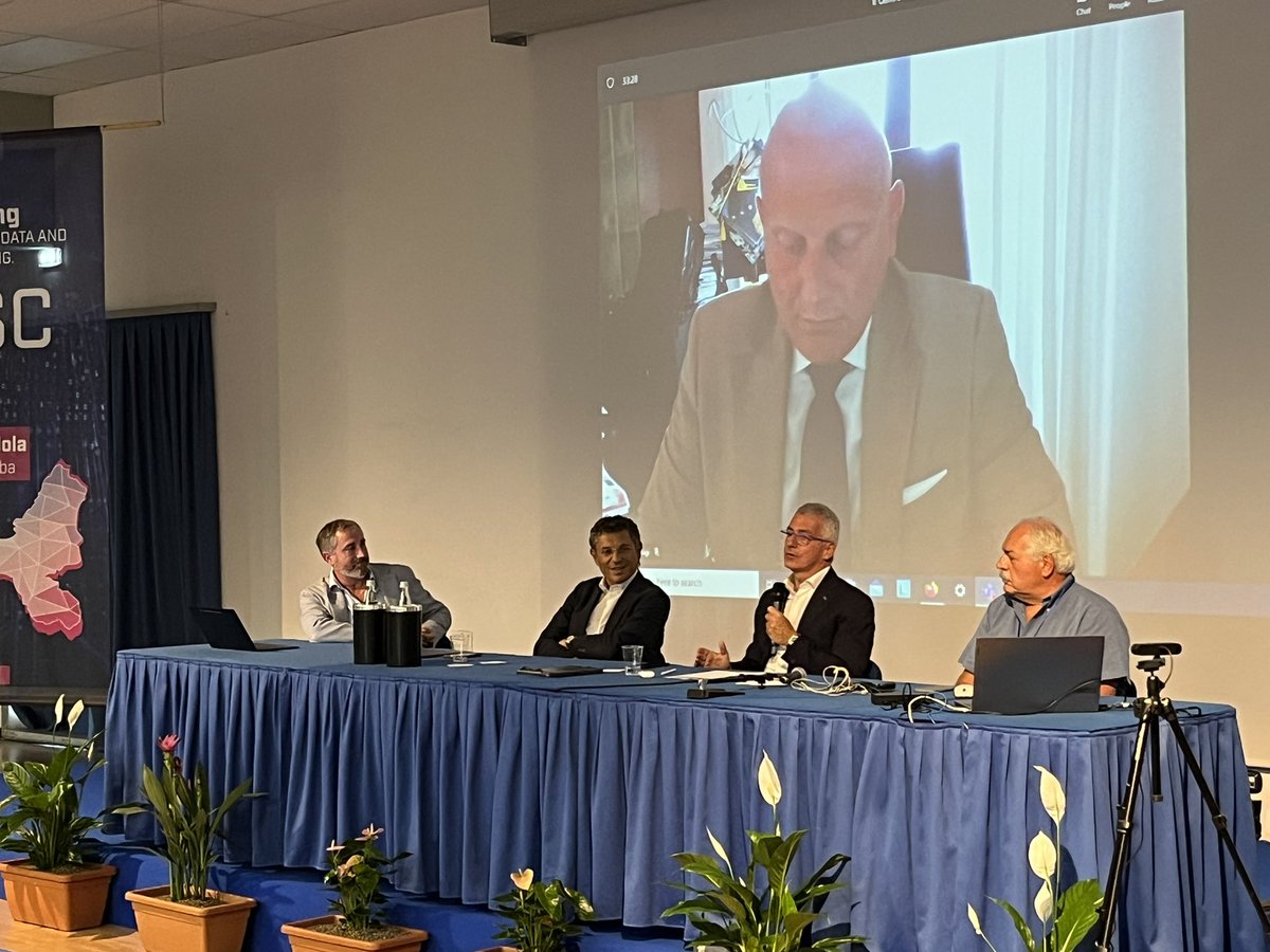 ICSC_Computing's tweet photo. Making the most of the innovation in #HPC, #BigData and #QuantumCompting realized by #ICSC to boost Italy's competitiveness and growth. This the focus of the last day of work at the annual meeting of the ICSC Italian Center. https://t.co/ddjoxu7PIr