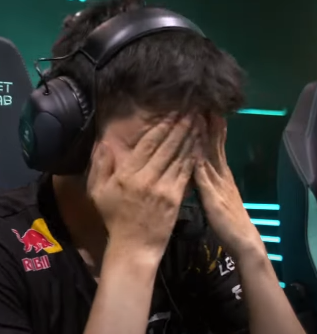 YikeLoL's tweet photo. only thing i want to forget from the finals https://t.co/vdzn8Kxmbw