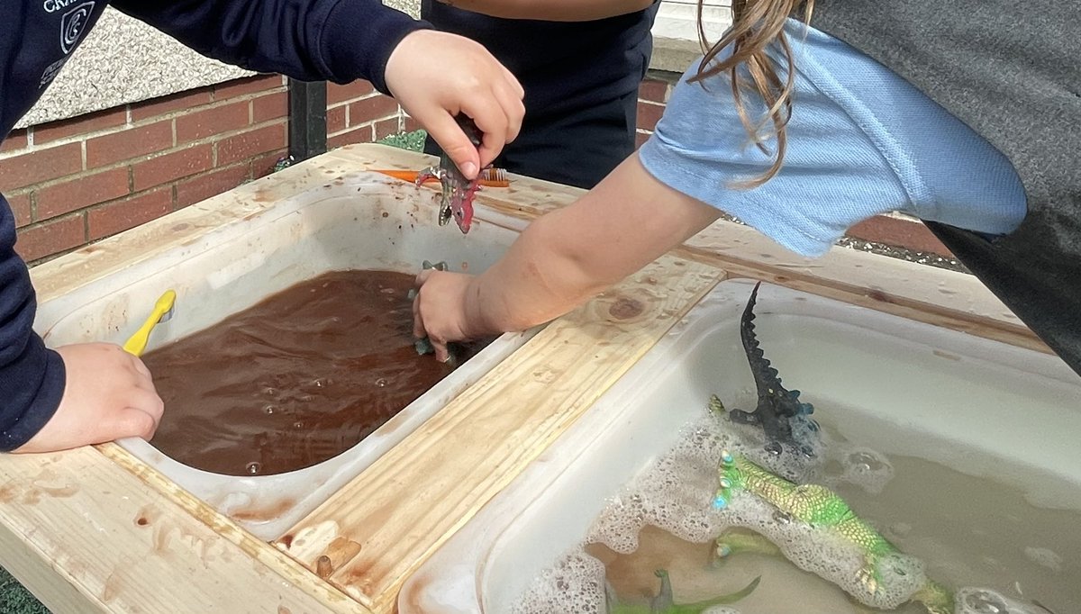 MrsGelston's tweet photo. Dino Wash @MissHughesUoG created a cool Dino Wash Station! We loved playing in the mud then washing our muddy dinosaurs! 🙈🦕 #sensoryplay #play #fun #love #playistheway #dinotheme #flipsat #ikeaed #p1fun #lifeskills #outdoorplay #imaginativeplay https://t.co/iJF1kLLbBP