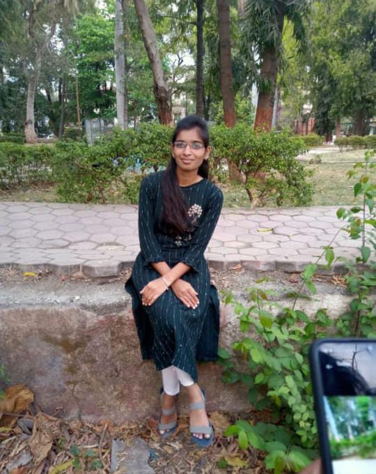Rajale_Monica's tweet image. #अभिनंदन..💐💐

ढोरजळगाव ता.शेवगाव येथील श्री.संभाजी घोरपडे मेजर यांची सुकन्या #माधुरी_संभाजी_घोरपडे यांची महाराष्ट्र लोकसेवा आयोग मार्फत #कर सहाय्यक (Tax Assistant) पदी निवड झाल्या बद्दल त्यांचे हार्दिक अभिनंदन आणि शुभेच्छा..!!

#MPSC 
#एमपीएससी 
#Dhorjalgaon #shevgaon