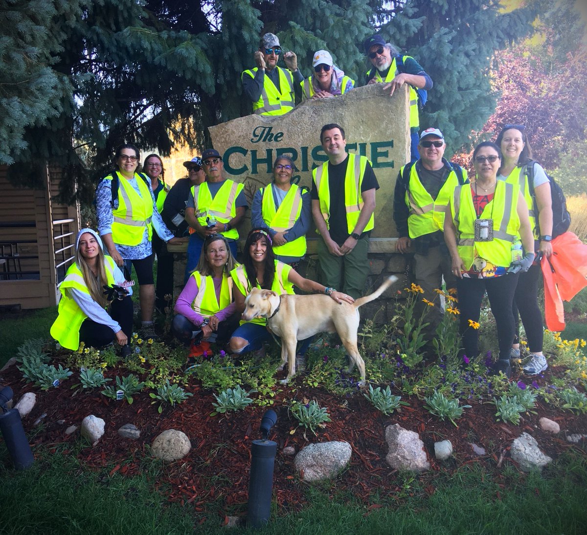 christielodge's tweet photo. The Christie Lodge team joined over 230 volunteers on Saturday to help clean up trash from the public banks along the local rivers in the 29th annual Eagle River Cleanup.  Thank you to everyone for helping to keep our rivers healthy and our valley beautiful! @erwc.org https://t.co/ee6KtLPOFI