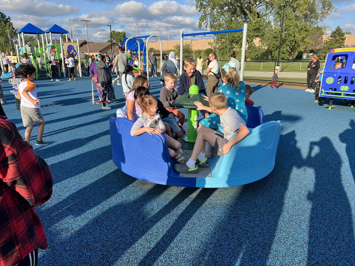 BereaCSD's tweet photo. Last evening, we were thrilled to celebrate a fun occasion at Brook Park Elementary School as we held a ribbon-cutting ceremony for a brand-new playground, made possible by the UPK grant!

Shoutout to the Titans Early Childhood PTA for generously providing popsicles! 

#BeATitan https://t.co/TpZC6I8Esa