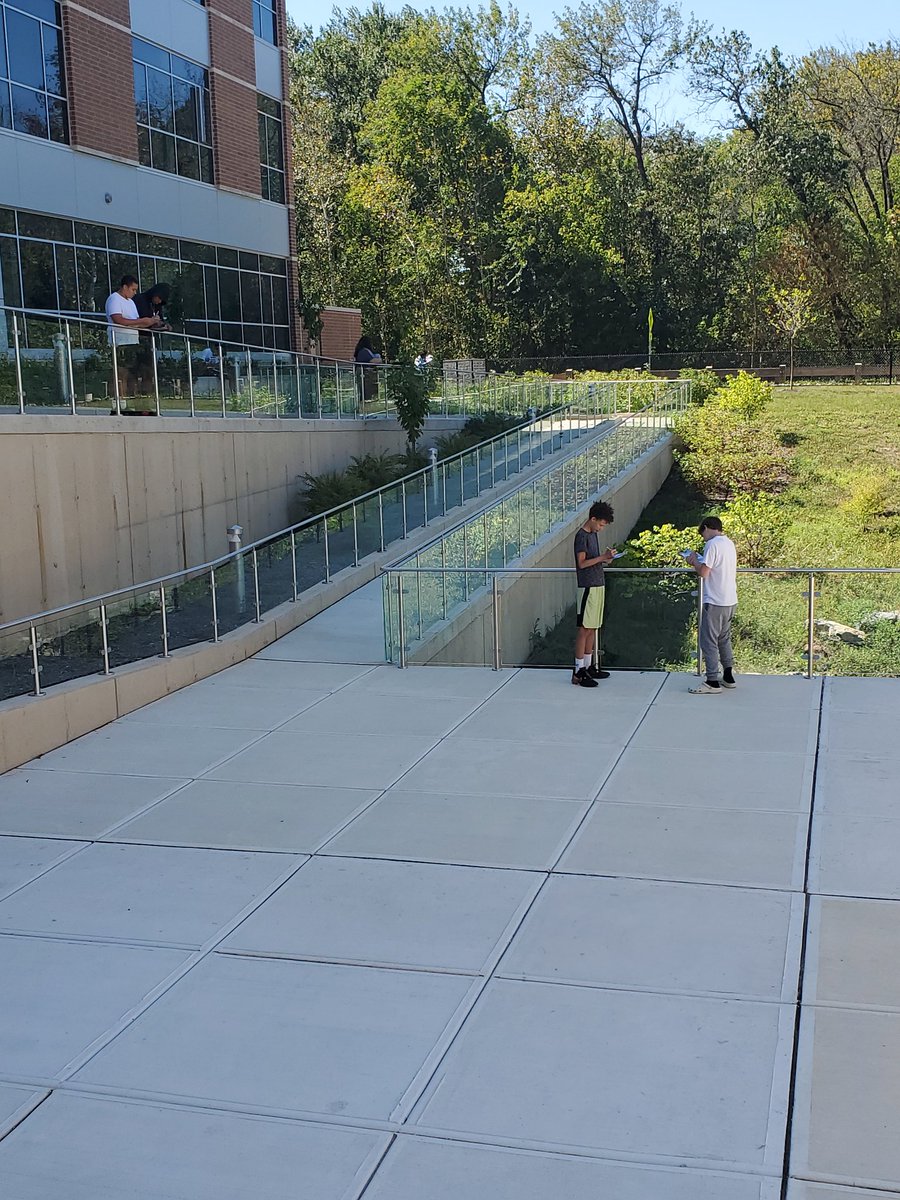 Collaborative learning in our great outdoor spaces. #isitalive #UMASDistheplacetobe #UMAHS #Jonathanbauer #Johntoleno