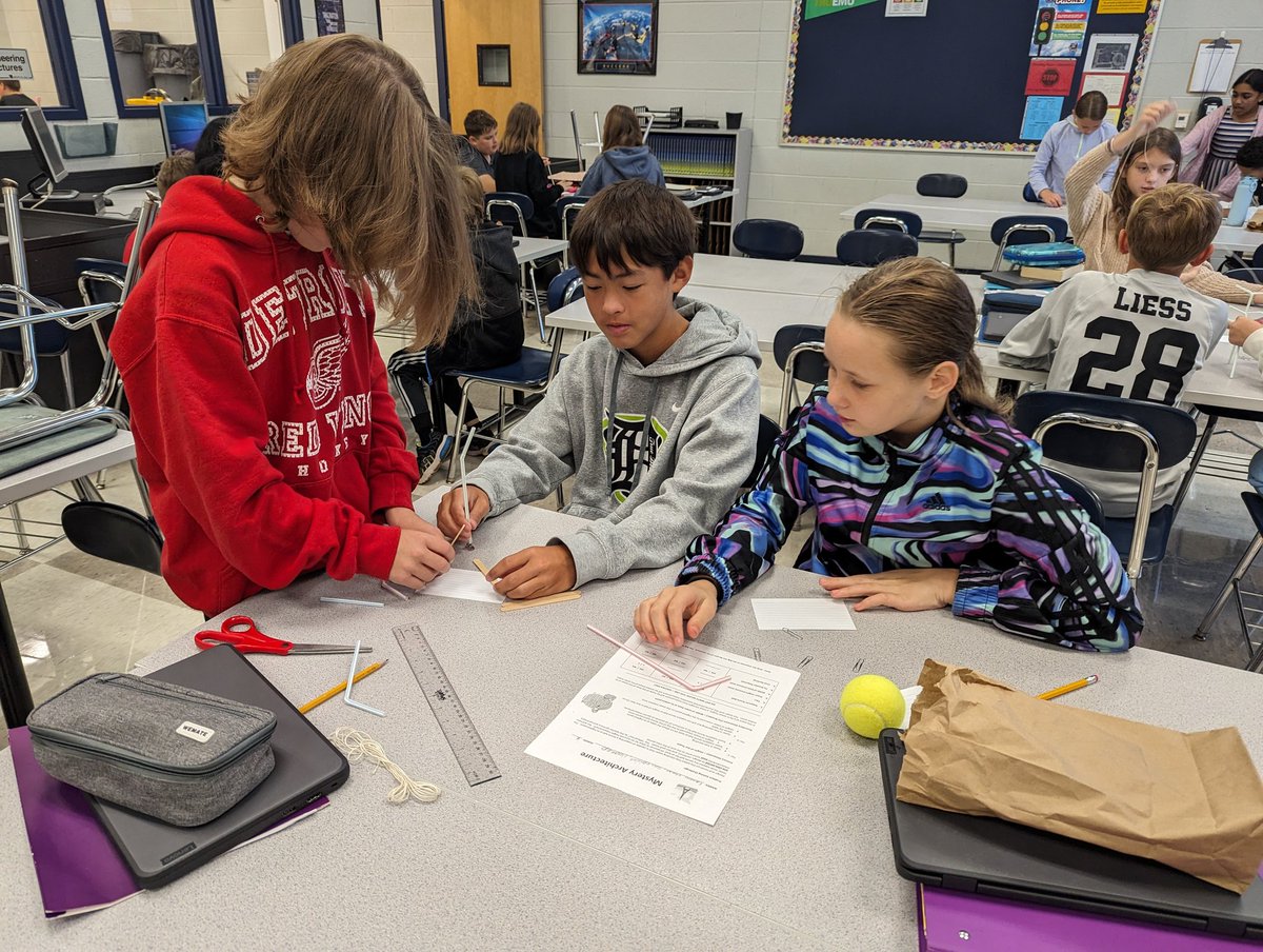 FranseeTech's tweet photo. Mystery Architecture in 6th grade Tech Ed! Problem solving + TEAMWork! #CMSTechEd https://t.co/x5Kstu7ucg