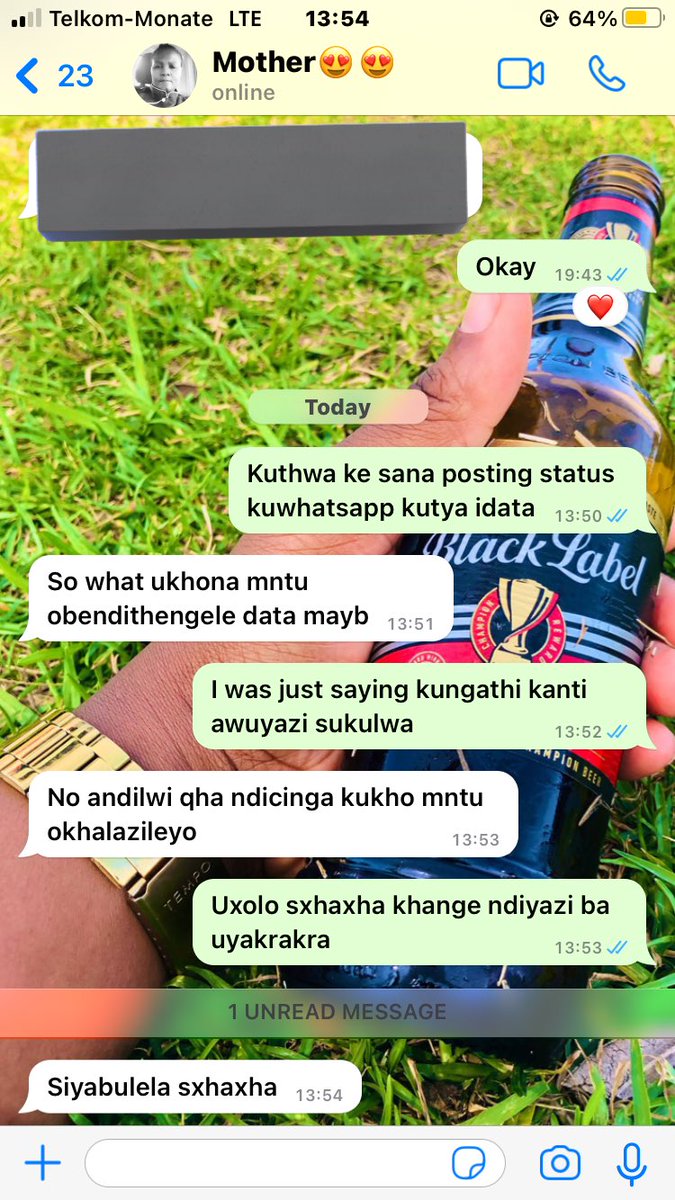AmandaZamajola's tweet photo. Abazali ngosihlaza bethuna😂😂she posted ke ndaqonda mandimvele ngeangle so that she can stop but i can see shame akazuyeka so mandithule https://t.co/mS1ckia1iM