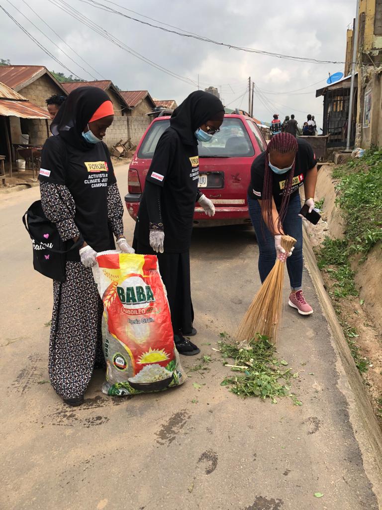 End Finance Flows that Fuel Floods #Fundourfuture
#Climatejustice <a href="/activista_lagos/">Activista Lagos</a> <a href="/ActivistaNG/">ActivistaNigeria</a> <a href="/abakpa_jonathan/">Soweto</a>