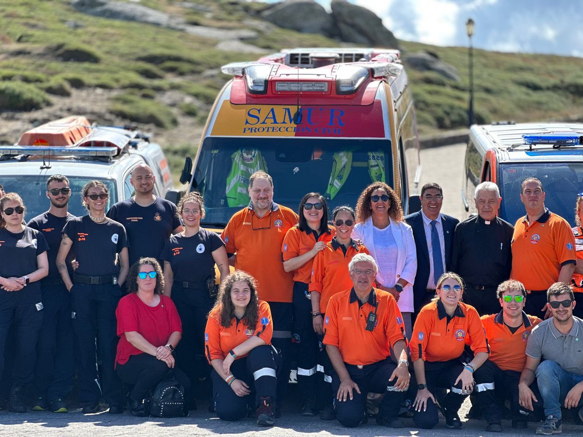 imerino_'s tweet photo. Con el corazón lleno de felicidad y resaca emocional 🌊🚑🧡

Gracias equipo! @lidia_fdez21 @FerLPereira https://t.co/tLYez5wjqx