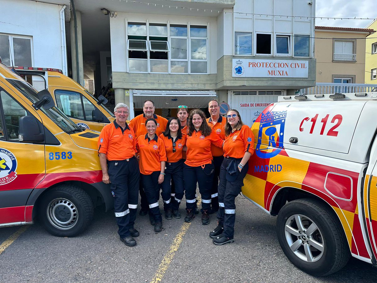 imerino_'s tweet photo. Con el corazón lleno de felicidad y resaca emocional 🌊🚑🧡

Gracias equipo! @lidia_fdez21 @FerLPereira https://t.co/tLYez5wjqx