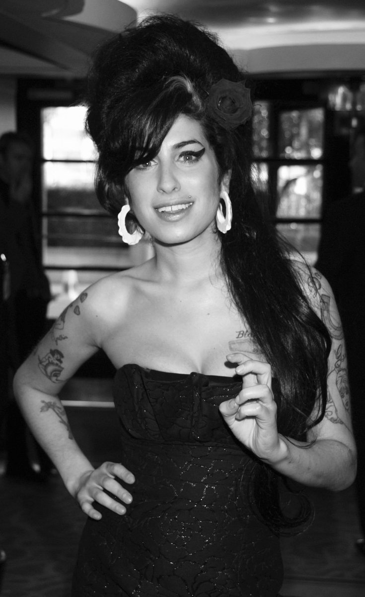 amywinehouse_uk's tweet photo. Remembering Amy today on what would've been her 40th birthday. 🩷

I think we all wonder where she would be if she was still alive today, she was the ultimate trailblazer. Party hard up there you absolute legend, we love you forever Queen. #Amys40 🖤

#AmyWinehouse #AmyForever https://t.co/41MZmfFndo