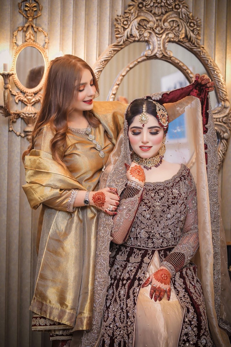 NisaSplendour's tweet photo. (017) Nisa Splendour
Unlocking Your Bridal Beauty: Nisa Splendour's Makeup Mastery
نساء سپلینڈر کی سروسز سے دُلہن خود اپنے میک اپ سے مطمئن ہو تی ہے
0333 5676080
Nisa Splendour takes pride in ensuring that your makeup choice is held in the highest regard. 💄✨ #MakeupMagic https://t.co/gsbBuVLM1v