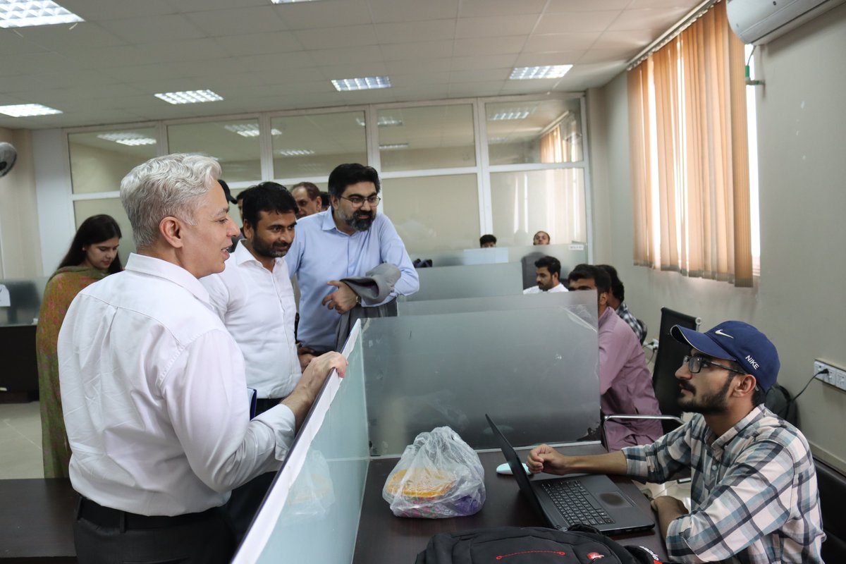 ntu_bic's tweet photo. Prof. Dr. Tanveer Hussain, Rector NTU emphasized on exciting avenues of collaboration and assured the support to drive progress and cultivate a promising future for the textile industry in Pakistan. https://t.co/Z9N8AAv6tC