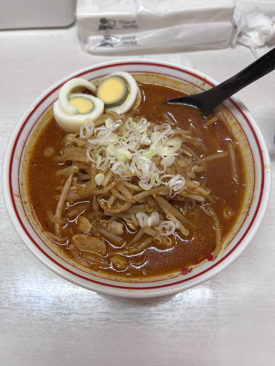 sumire_0501's tweet photo. こないだ蒙古タンメン中本の店舗行ってきた☺️
食べたのは8辛の味噌卵麺🍜
めちゃくちゃ美味しかった！次はいよいよ北極ラーメンにしたい✨ https://t.co/rTigD1C7oJ