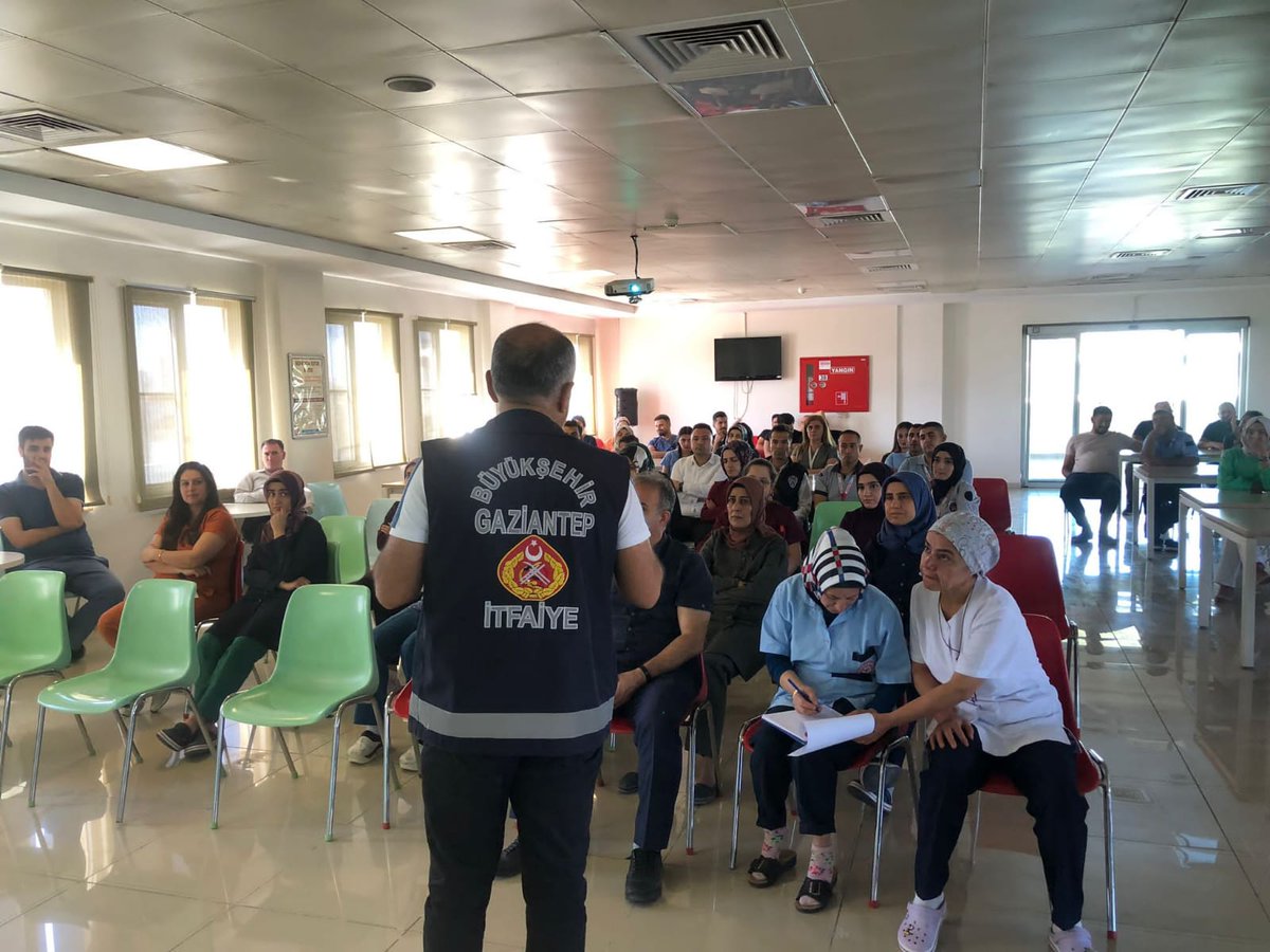 gbbitfaiye (@gbbitfaiye) on Twitter photo 🚨🧑🚒Ekiplerimiz tarafından Nizip Devlet Hastanesi, Nizip Ağız ve Diş Sağlığı Merkezi, Nizip İlçe Sağlık Müdürlüğü ile Gaziantep Üniversitesi Şahinbey Araştırma ve Uygulama Hastanesi personellerine 'İlk Müdahale Eğitimi' verildi.🔥🧯
<a href="/GaziantepBeld/">Gaziantep Büyükşehir</a> <a href="/FatmaSahin/">Fatma Şahin</a> <a href="/gaziantepsaglik/">Gaziantep Sağlık</a> 🚨🧑🚒Ekiplerimiz tarafından Nizip Devlet Hastanesi, Nizip Ağız ve Diş Sağlığı Merkezi, Nizip İlçe Sağlık Müdürlüğü ile Gaziantep Üniversitesi Şahinbey Araştırma ve Uygulama Hastanesi personellerine 'İlk Müdahale Eğitimi' verildi.🔥🧯
<a href="/GaziantepBeld/">Gaziantep Büyükşehir</a> <a href="/FatmaSahin/">Fatma Şahin</a> <a href="/gaziantepsaglik/">Gaziantep Sağlık</a>