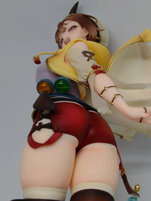 パンツが弾け飛びそうなハミケツとふともものコンボライザといえばやはりこれよ 