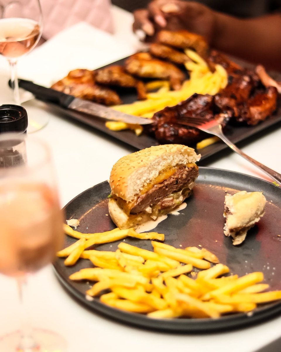 Food so good, we'll have you begging for more🤭❤️

#GourmetLife #FoodParadise 
#ThursdaysOnLong #Cappello
#LongStreet #Capetown #MotherCity
#Catchup #GrillsAndDrinks
#FoodPassionPeople