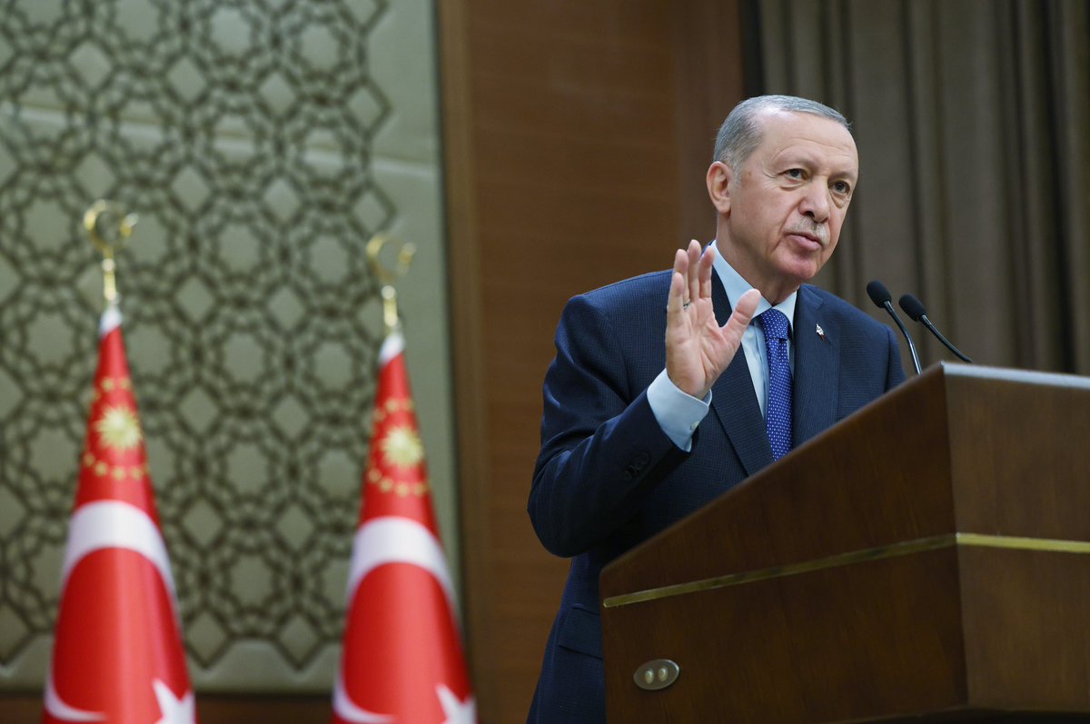 tcbestepe's tweet photo. “Kaymakamlarımız, sorumluluk alanlarının en ücra köşesine kadar uzanan şefkat ve yardım eli olmak mecburiyetindedir” https://t.co/dXSu7STfQX https://t.co/pQRteHQImy