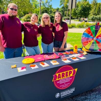 cmurpl's tweet image. Awesome to have President Bob Davies stop by the Association of Recreation and Event Professionals RSO table at Main Stage and pick up a AREP sticker! FIRED UP IN FINCH! 🔥👆❤️ @cmuniversity @cmualumni @cmuehs @cmichprez @cmuactivities