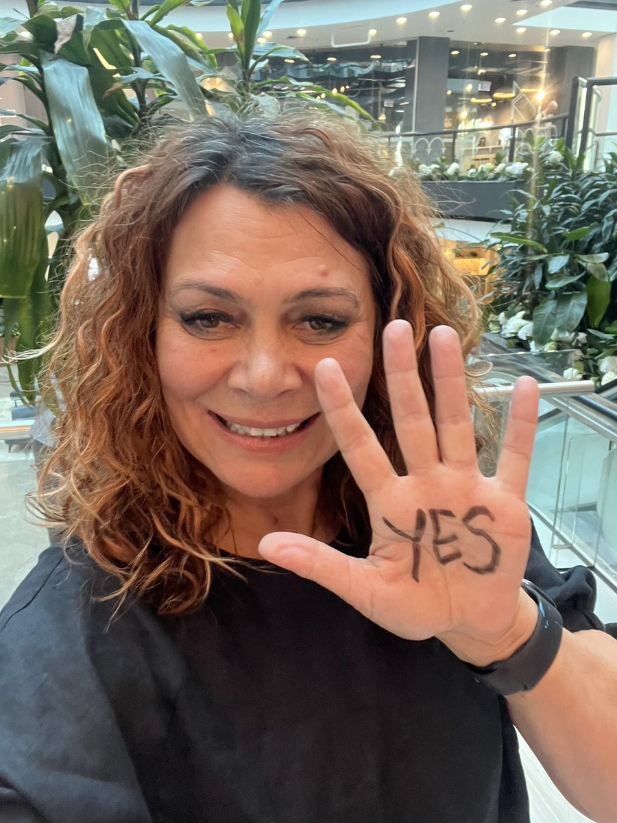 BraybrookA's tweet image. I AM VOTING YES #VoteYes and I am tired of Aboriginal women being politicized 
This #Referendum2023 is simply about this 👇🏿

1.  RECOGNISE US
2. HEAR US 

We have not been silent, we have been silenced 

#Aboriginalwomenslivesmatter #wehavethesolutions