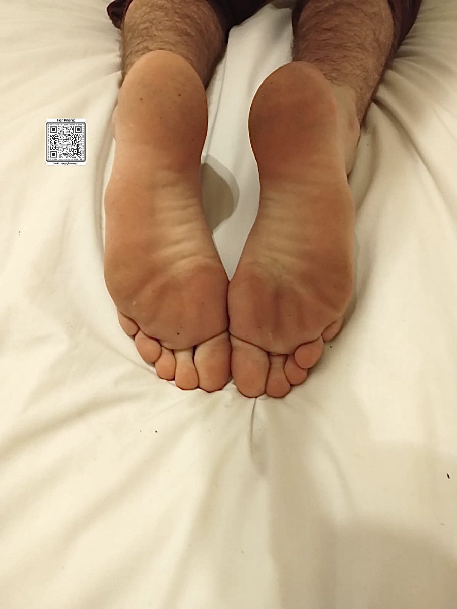 TJFumez's tweet photo. Come sniff &amp; serve your master 👅😈

➡️ FREE Private Club: https://t.co/v05yt9nidO🦶🏻

#joi #findomfetish #paypig #feetteasing #dominantman #gayfeet #gayguy #sweatyfeet #soles #gayguy #massage #guyfeet #feetmaster #walletdrain #feetfetish #cashmaster #feetcashmaster #feetselling https://t.co/kwDamRrj6z