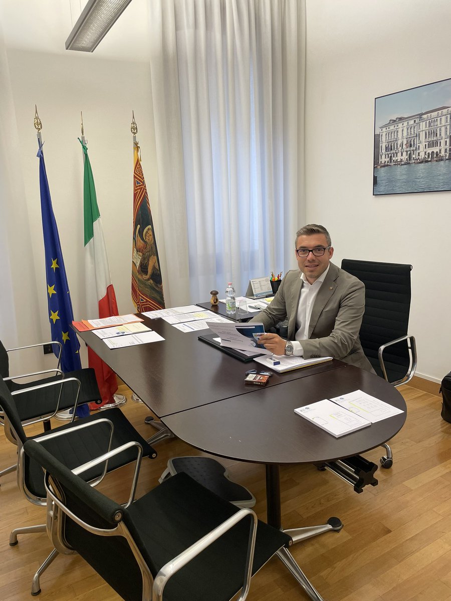 LucasPavanetto's tweet photo. Al lavoro per la V Commissione - Politiche Socio Sanitarie - del @Consiglio Regionale del Veneto per la trattazione dei seguenti argomenti
⬇️⬇️⬇️
https://t.co/NT5iNMoBlh

#stilemilitante 🇮🇹
#coordinatoremilitante 🦁
#presidentemilitante 💪🏻
#consiglioveneto 🏢 https://t.co/ziKJINzGzt