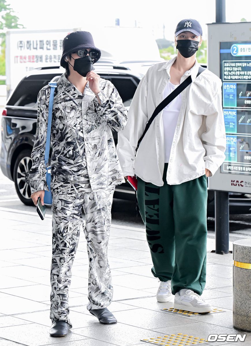 [PRESS] 230914 - Gimpo International Airport, departing to Tokyo, Japan with taeyong

naver.me/GieQLooc
naver.me/GjZSDrjj

#JOHNNY #쟈니 
#ジャニー #NCT127