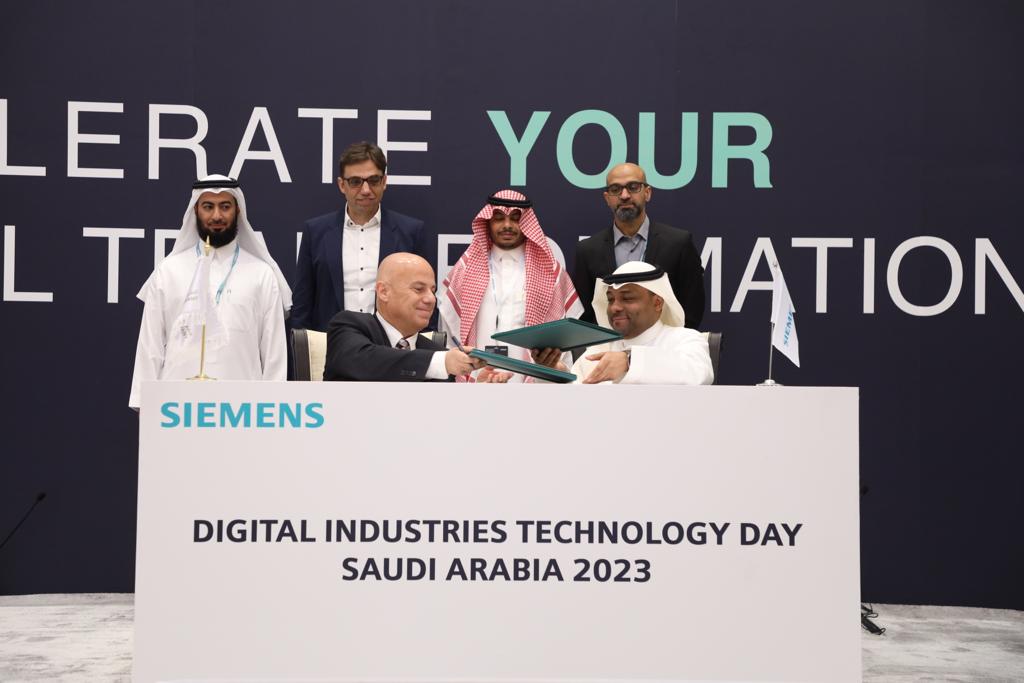Sna3at_sa's tweet photo. سيمنس @Siemens توقع اتفاقيات مع شركة جيزة سيستمز وشركة القهوة السعودية @SaudiCoffeeCo وغيرها لتسريع رقمنة الصناعة والبنية https://t.co/T1ZvbzJuVx 

#الصناعة_والتجارة https://t.co/uUquEKwFOc