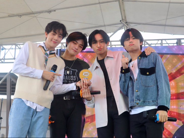 jMez08's tweet photo. Hello po @RXRadio1 !!~ Did I just head Radio 1 takeover? Yay!! @RX931 π«Ά
Tuned in po now because I have to cram a lot of things for work~ requesting po sana for "Hany" by AJAA (ΩΒ°Μ§Μ§Μ§ΟΒ°Μ§Μ§Μ§Ω) ty po in advance! π
#RXGreets #RXRequest
#AJAA @AJAAofc https://t.co/guP2ecUIjX
