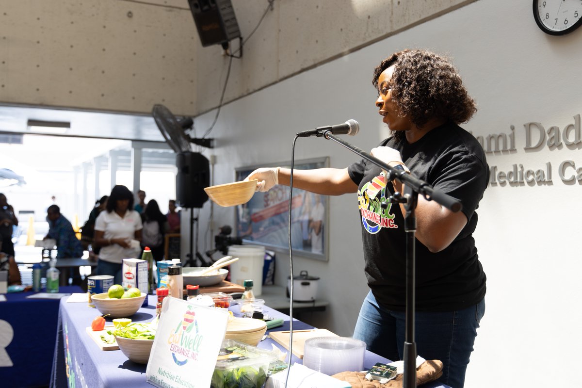 amplifycw's tweet photo. Daily food choices make a big difference in your health so @EatWellExchange led a cooking demonstration with nutrition tips at @mdcollege Medical Campus to help the healthcare professionals take care of their own health. https://t.co/p3OjgcqOYF