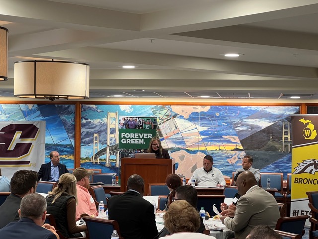 AmyFolan's tweet image. Thanks to all the CMU Chippewas, Eastern Eagles and Western Broncos leading in Lansing who joined their respective AD’s to talk about MACtion now and into the future. We are grateful for our alumni efforts in Lansing! @danbart3 @scottrwetherbee