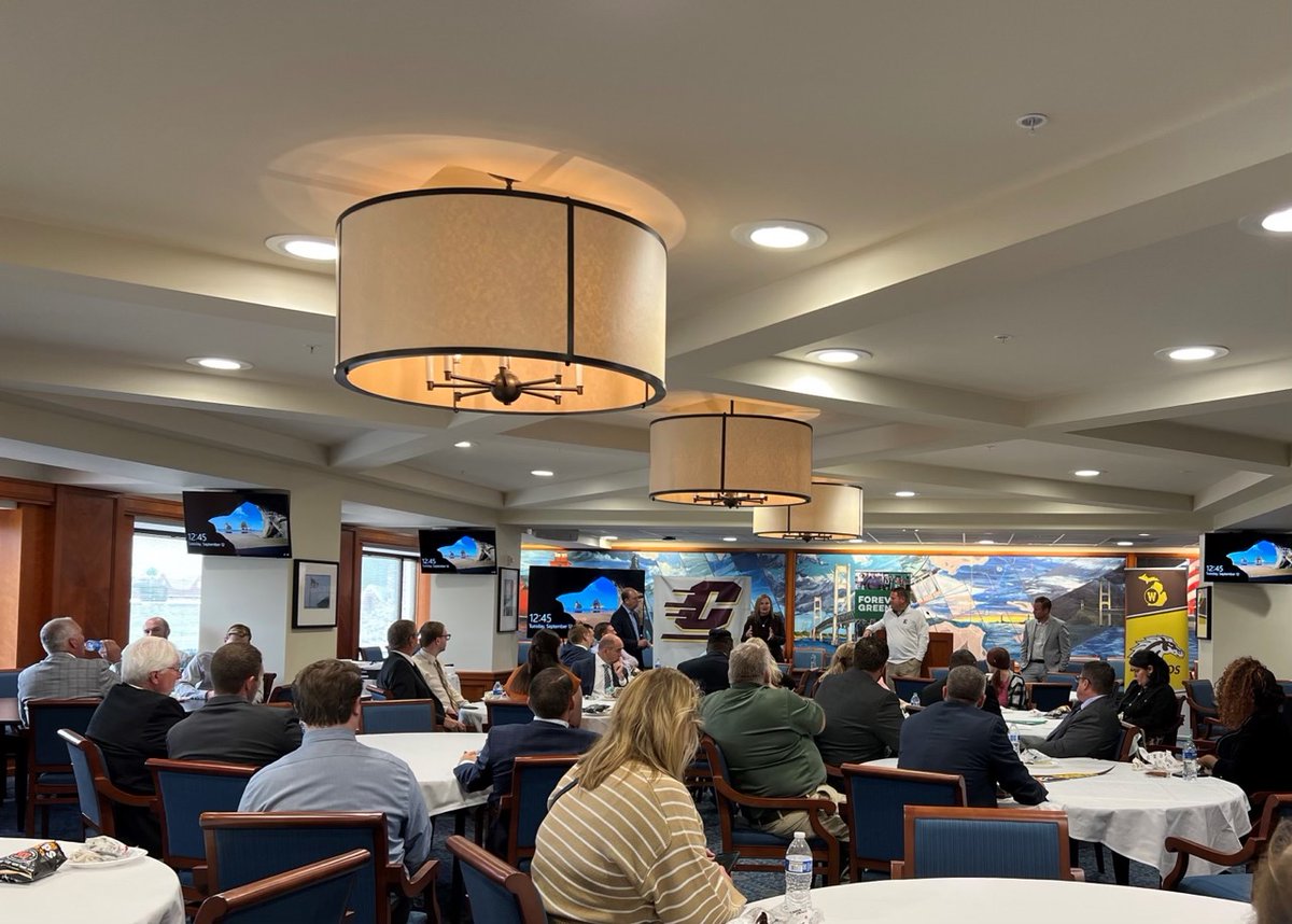 AmyFolan's tweet image. Thanks to all the CMU Chippewas, Eastern Eagles and Western Broncos leading in Lansing who joined their respective AD’s to talk about MACtion now and into the future. We are grateful for our alumni efforts in Lansing! @danbart3 @scottrwetherbee