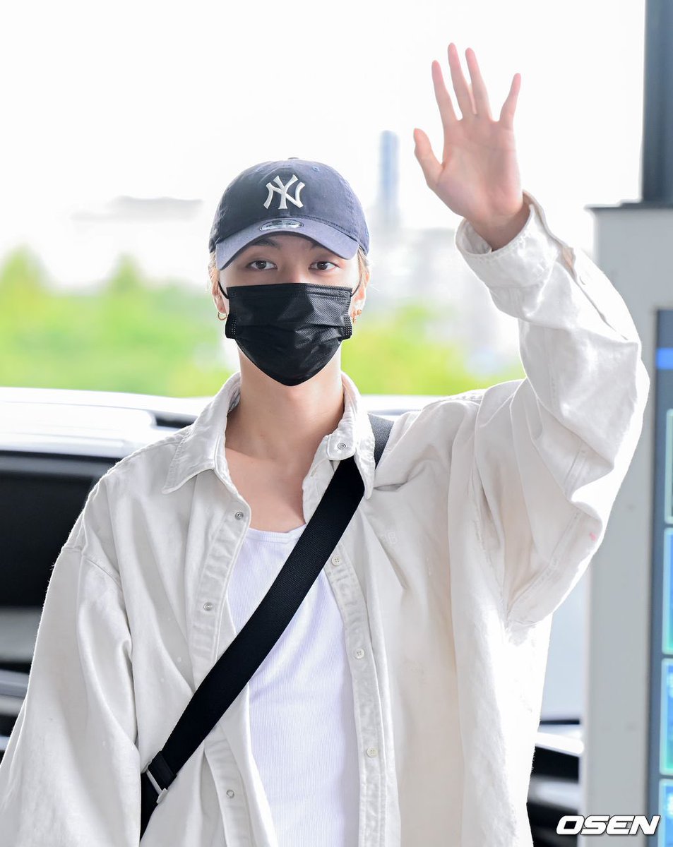 [PRESS] 230914 - Gimpo International Airport, departing to Tokyo, Japan

"NCT 127's Johnny, "Heart racing with his eyes."
naver.me/x0zpyBtL

"NCT 127 JOHNNY, "Hello"
naver.me/5AcJoUvb

#JOHNNY #쟈니 
#ジャニー #NCT127