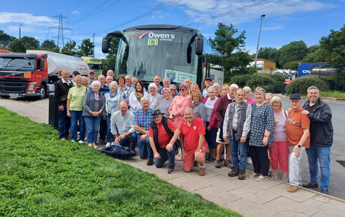 CHOIR ON TOUR!!! 😀

A quick stop on our way to Carlisle and the South of Scotland where we'll be performing over the next few days. 
We're all looking forward to a great weekend! 👍#Cumbria #Scotland #choir #tour #Singing #WALES #JOURNEY #roadTrip